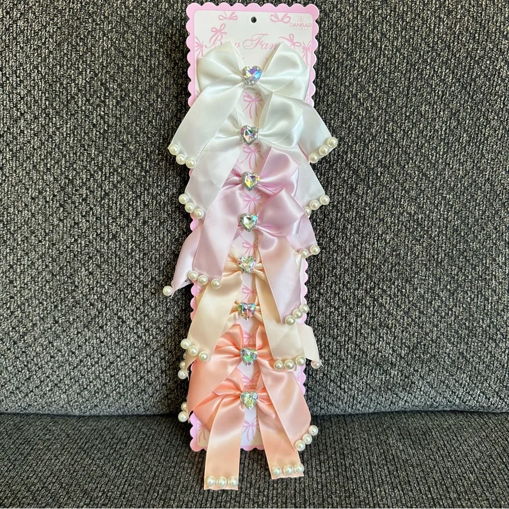 Bow fancy hairbow clips with rhinestone heart and pearls in the ends Peach